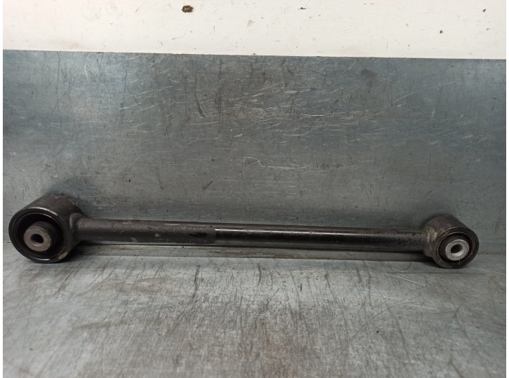 Recambio de brazo suspension inferior trasero izquierdo para ssangyong rodius xdi referencia OEM IAM 4551014100  