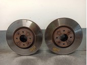 Replacement front brake disc for Alfa Romeo MiTo (145) 1.6 JTD CAT OEM IAM reference 46765546 