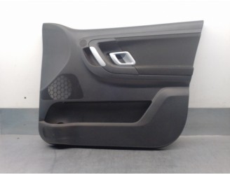 Recambio de guarnecido puerta delantera derecha para skoda roomster (5j7) 1.9 tdi referencia OEM IAM 5J7867012 5 PUERTAS