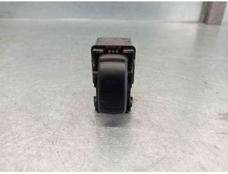 Recambio de mando elevalunas trasero izquierdo para daewoo nubira berlina 1.8 cat referencia OEM IAM 621W04790  