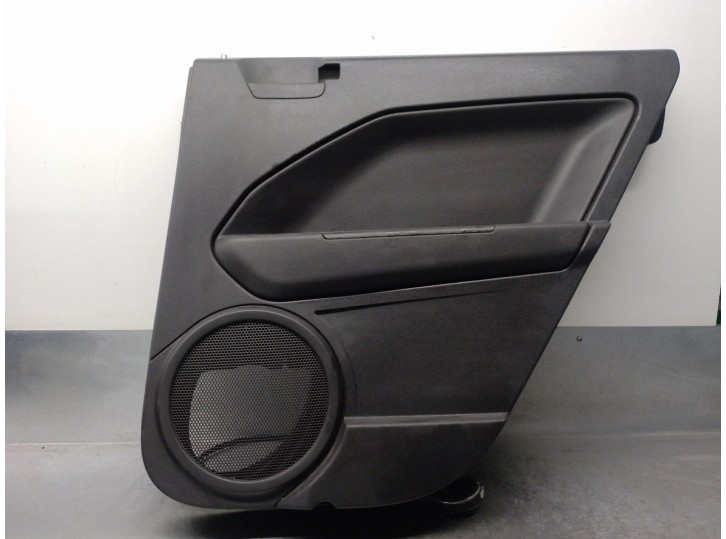 Recambio de guarnecido puerta trasera derecha para dodge caliber 2.0 16v crd cat referencia OEM IAM 1DL421DVAA 5 PUERTAS