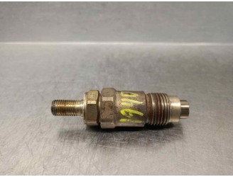 Recambio de inyector para daihatsu rocky todoterreno referencia OEM IAM 49801M 