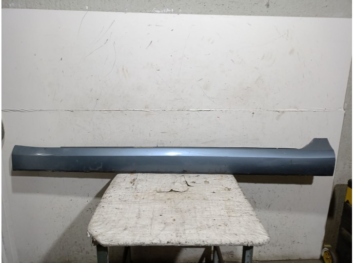 Recambio de faldon lateral para volvo v90 ii station wagon (235) d5 awd referencia OEM IAM 39840932 39840932 