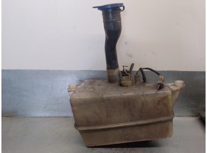 Recambio de deposito limpia para volvo serie 850 2.5 cat referencia OEM IAM 9151141 9151141 