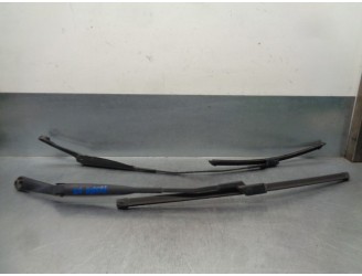 Recambio de brazo limpia delantero derecho para lancia ypsilon (402) 1.2 cat referencia OEM IAM 735538429  