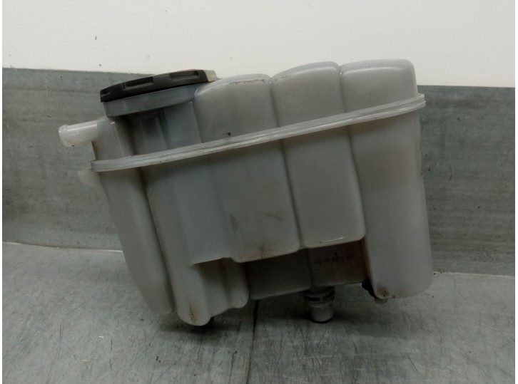 Recambio de deposito expansion para audi a6 c8 (4a2) 35 tdi mild hybrid referencia OEM IAM 4K0121403 4K0121405K 