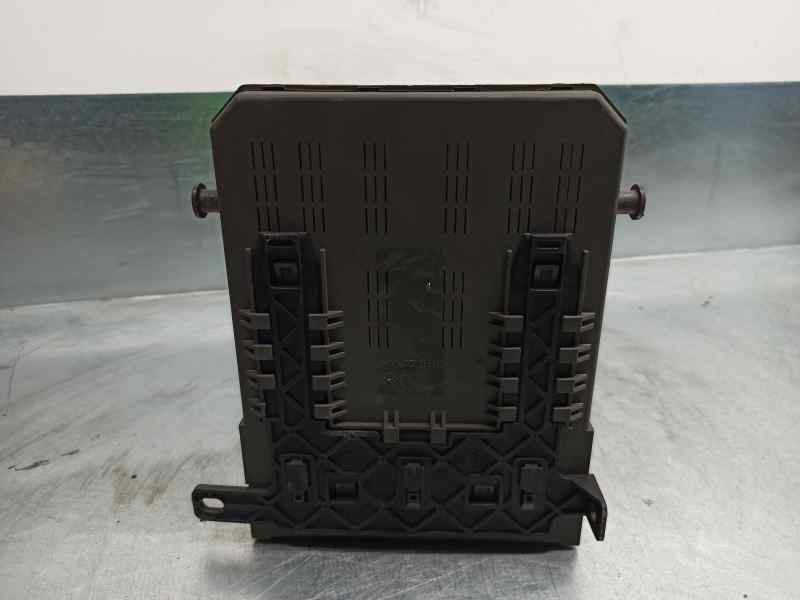 Recambio de caja reles / fusibles para citroën c5 berlina 2.0 hdi referencia OEM IAM 9637466180  