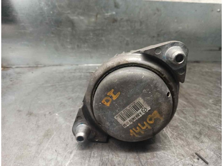 Replacement left engine mount for Mercedes-Benz C-Class (W204) saloon 2.2 CDi cat OEM IAM reference A2042400217 