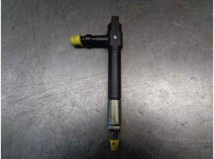 Replacement injector for Mazda Premacy (CP) 2.0 turbodiesel CAT OEM IAM reference RF4F13H50 73908D DENSO