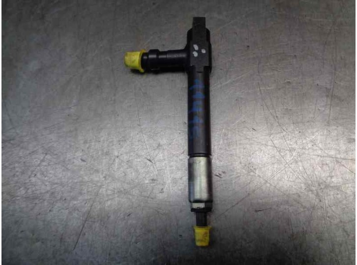 Replacement injector for Mazda Premacy (CP) 2.0 turbodiesel CAT OEM IAM reference RF4F13H50 73908D DENSO