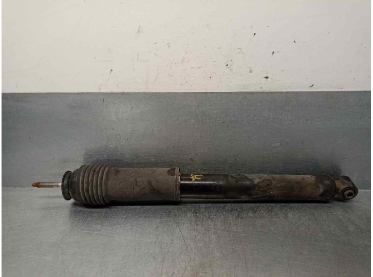 Recambio de amortiguador trasero izquierdo para ssangyong rodius 2.7 turbodiesel cat referencia OEM IAM 4531021100  