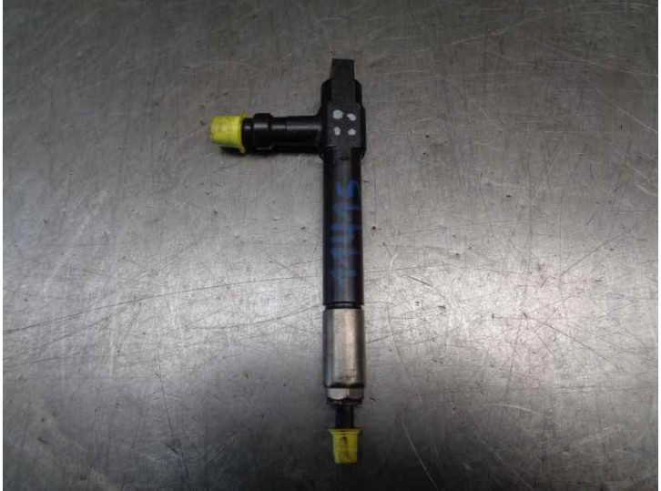 Replacement injector for Mazda Premacy (CP) 2.0 turbodiesel CAT OEM IAM reference RF4F13H50 73908D DENSO