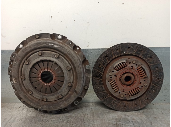 Recambio de kit embrague para fiat brava (182) 1.9 turbodiesel referencia OEM IAM 71716150  VALEO