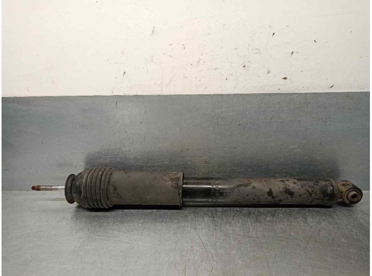 Recambio de amortiguador trasero derecho para ssangyong rodius 2.7 turbodiesel cat referencia OEM IAM 4531021100  