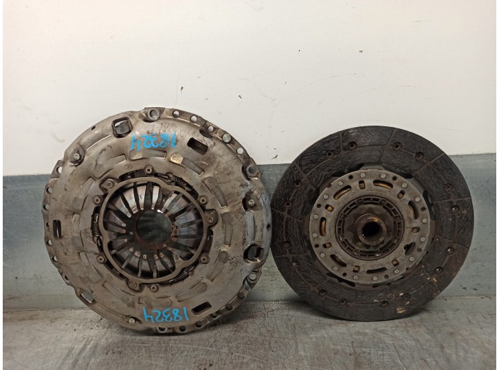 Recambio de kit embrague para opel astra j lim. 1.7 16v cdti referencia OEM IAM 55567324  