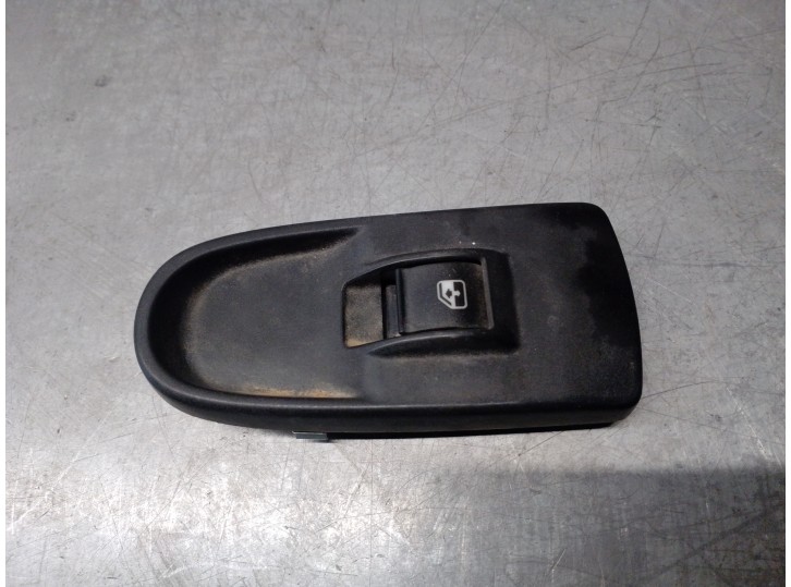 Recambio de mando elevalunas delantero derecho para iveco daily ka 2.3 diesel cat referencia OEM IAM 5801484225  