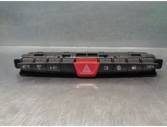 Replacement hazard warning switch for Lancia Ypsilon (402) 1.2 CAT OEM IAM reference 7355313210 