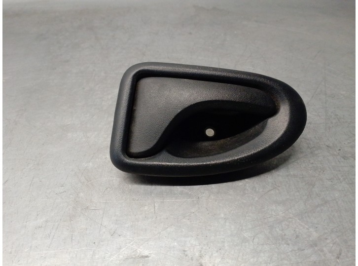Replacement front right interior door handle for Iveco Daily KA 2.3 diesel cat OEM IAM reference 7700830078 5 DOORS 