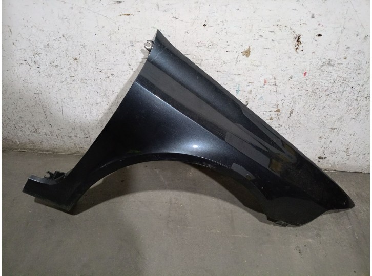 Recambio de aleta delantera derecha para renault laguna ii (bg0/1_) 1.8 16v (bg0b, bg0m) referencia OEM IAM 8201094795 820109479