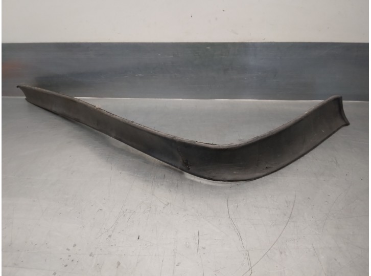 Recambio de molduras delanteras para audi 100 berlina (443) 2.2 referencia OEM IAM 443805618  