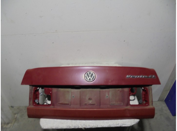 Recambio de porton trasero para volkswagen vento (1h2) 1.8 referencia OEM IAM ROJO 4 PUERTAS