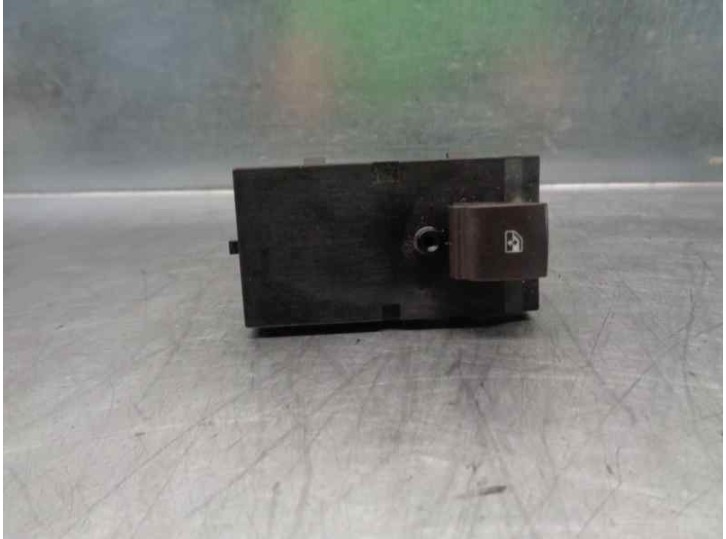 Recambio de mando elevalunas trasero derecho para opel insignia berlina 2.0 cdti cat referencia OEM IAM 13301889 13222231 