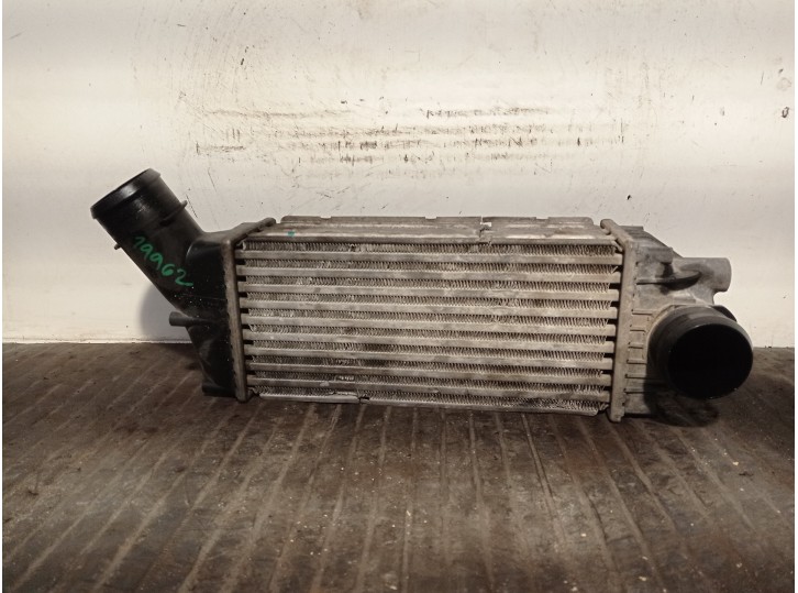 Replacement intercooler for Peugeot 307 Break / SW (S1) 2.0 16V HDi FAP CAT (RHR / DW10BTED4) OEM IAM reference 9646694680A 87