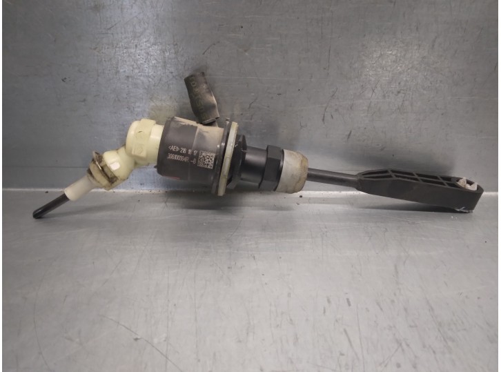 Recambio de bomba embrague para dacia dokker 1.5 blue dci diesel fap cat referencia OEM IAM 306100394R  