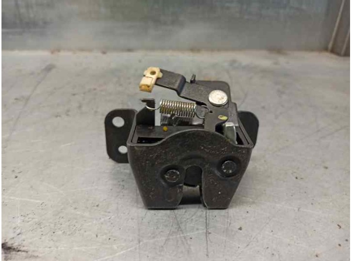 Replacement boot / tailgate lock for Hyundai Tucson (JM) 2.0 CRDi CAT OEM IAM reference 812302E010 5 DOORS
