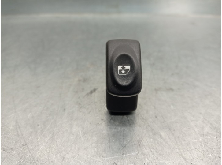 Recambio de mando elevalunas delantero derecho para renault clio ii fase i (b/cbo) 1.4 referencia OEM IAM 8200060046 