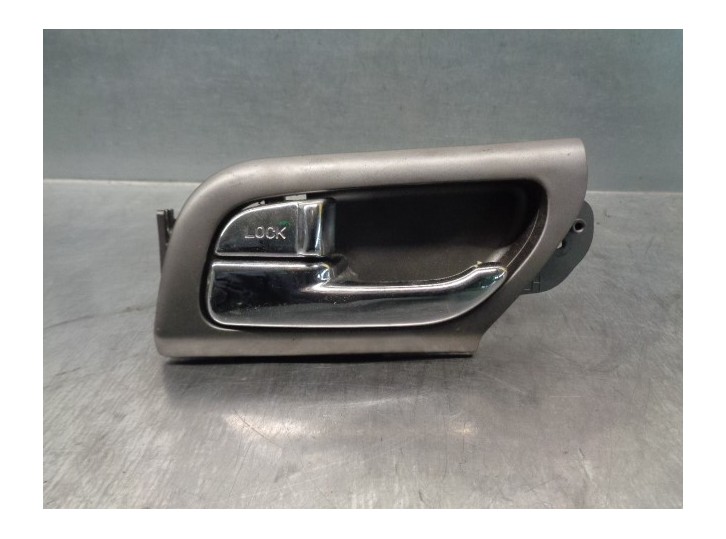 Recambio de maneta interior delantera izquierda para ssangyong rodius xdi referencia OEM IAM 7241021002  