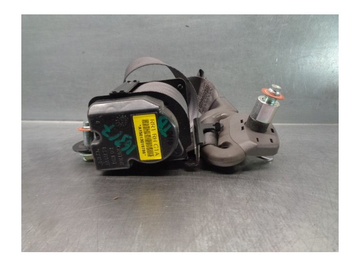 Replacement rear right seat belt for SsangYong Rodius XDi OEM IAM reference 7560221102 5 DOORS