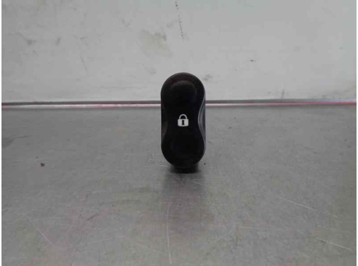 Recambio de mando para dacia sandero 1.6 cat referencia OEM IAM   