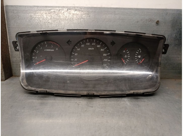 Recambio de cuadro instrumentos para ssangyong kyron 2.0 xdi referencia OEM IAM 8022009100 8022009100 