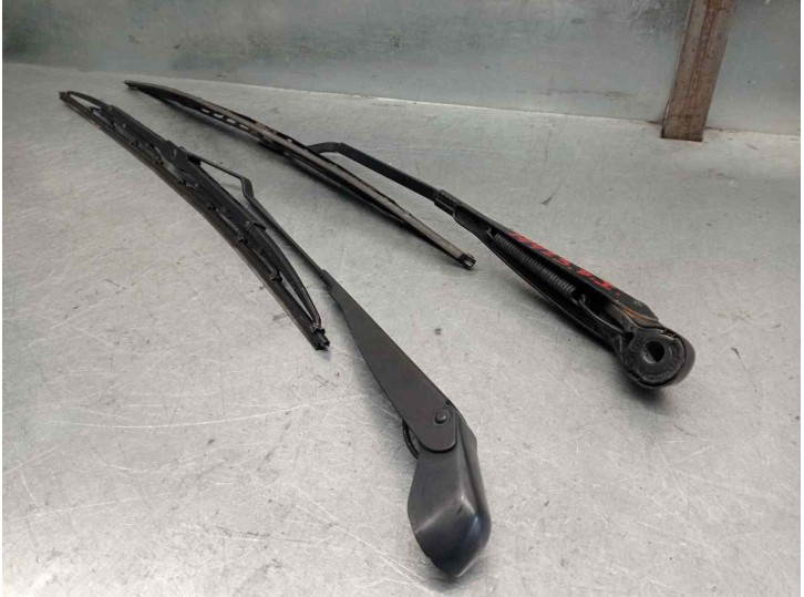 Replacement front right wiper arm for Ford Galaxy (VX) 1.9 TDI CAT OEM IAM reference 7M0955410B 7M0955409B 