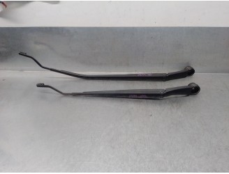 Recambio de brazo limpia delantero derecho para hyundai i20 ii (gb, ib) 1.2 referencia OEM IAM 98311C8010  