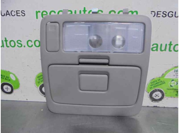 Recambio de luz interior para toyota rav 4 2.4 120kw referencia OEM IAM 10000309 