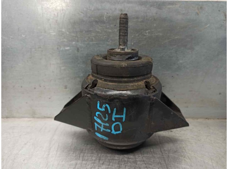 Replacement left engine mount for Land Rover Discovery (LT) 2.5 Turbodiesel OEM IAM reference KKB102602 
