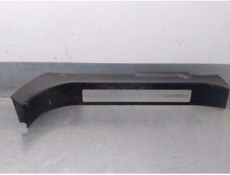 Recambio de embellecedor para infiniti fx 3.7 v6 cat referencia OEM IAM 769B51CA0A 