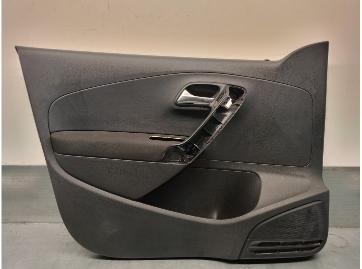 Recambio de guarnecido puerta delantera izquierda para volkswagen polo (6r1) 1.4 fsi referencia OEM IAM 156040022 5 PUERTAS