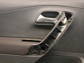 Recambio de guarnecido puerta delantera izquierda para volkswagen polo (6r1) 1.4 fsi referencia OEM IAM 156040022 5 PUERTAS