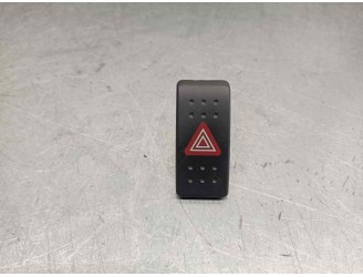 Replacement hazard warning switch for suzuki swift berlina (mz) 1.3 16v cat OEM IAM reference 3743062JA0P4Z 