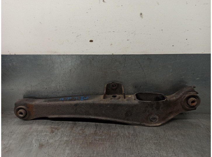 Recambio de brazo suspension inferior trasero izquierdo para mitsubishi outlander (cu0w) 2.4 4wd referencia OEM IAM MN100108  