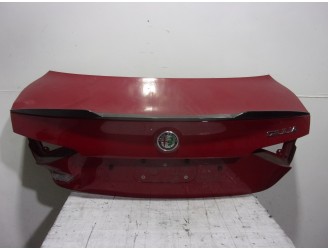Recambio de porton trasero para alfa romeo giulia (952) 2.2 jtdm cat referencia OEM IAM 50547151 ROJO 4 PUERTAS