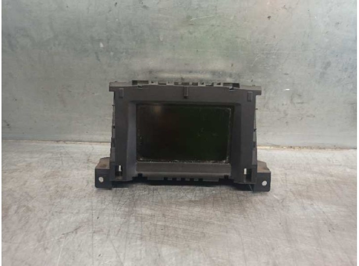 Recambio de pantalla multifuncion para opel astra h berlina 1.7 16v cdti referencia OEM IAM 13111165 102487000 