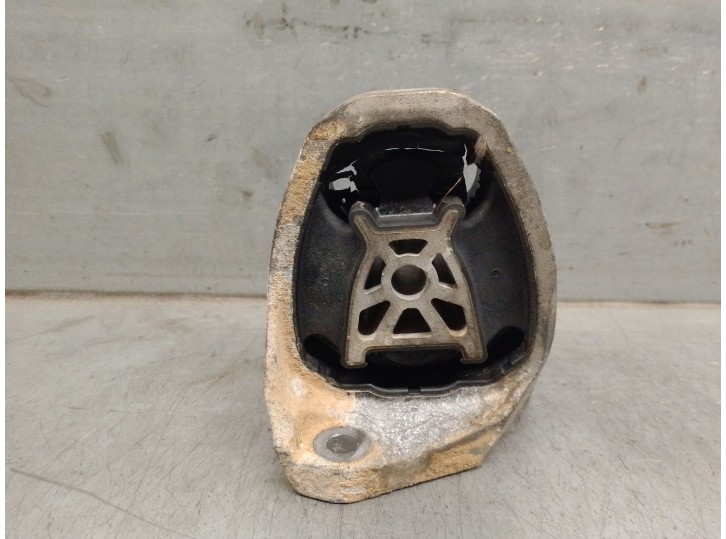 Replacement engine mount for Volvo V90 II Station Wagon (235) D5 AWD OEM IAM reference 31480565 31480565 