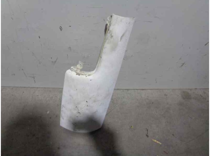 Recambio de aleta delantera izquierda para nissan cabstar e referencia OEM IAM BLANCA 