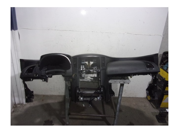 Recambio de salpicadero para infiniti fx 3.7 v6 cat referencia OEM IAM 682001CA0B NEGRO 