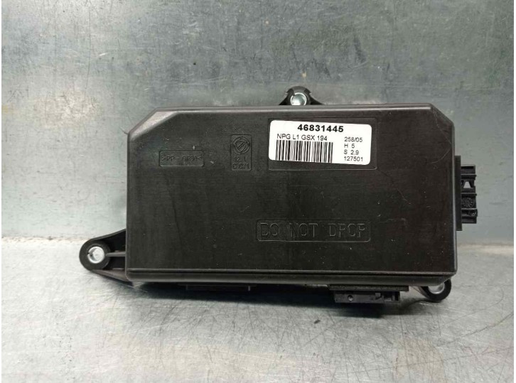 Recambio de centralita cierre para fiat croma (194) 1.9 8v jtd cat (939a1000 / 192a8000) referencia OEM IAM 46831445 