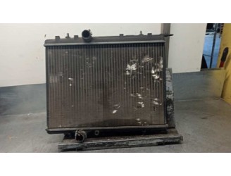 Replacement water radiator for Citroën C4 sedan 1.4 16V OEM IAM reference 1330N5 
